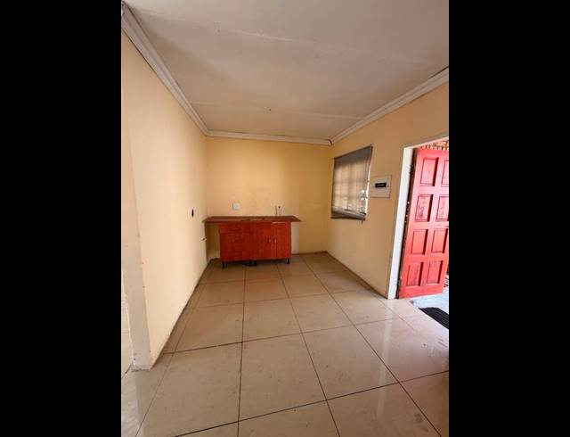 6 BEDROOM HOUSE FOR SALE IN HEUWELOORD